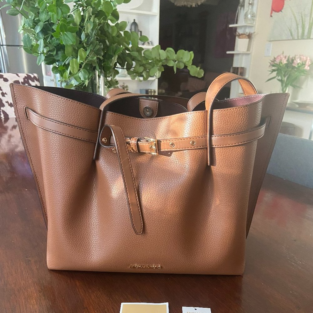 Michael Kors Emilia Large EW Leather Tote - Luggage